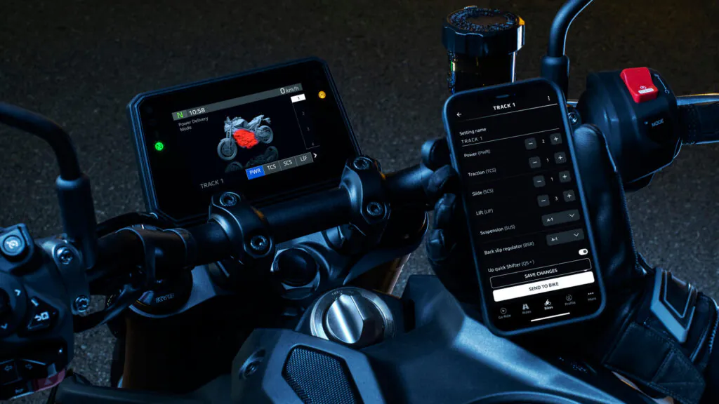 Indywidualne dopasowanie ustawień TRACK Yamaha Ride Control