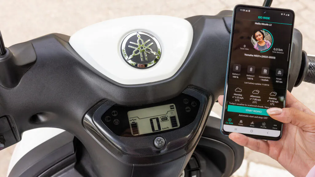 Łączność przez aplikację Yamaha MyRide