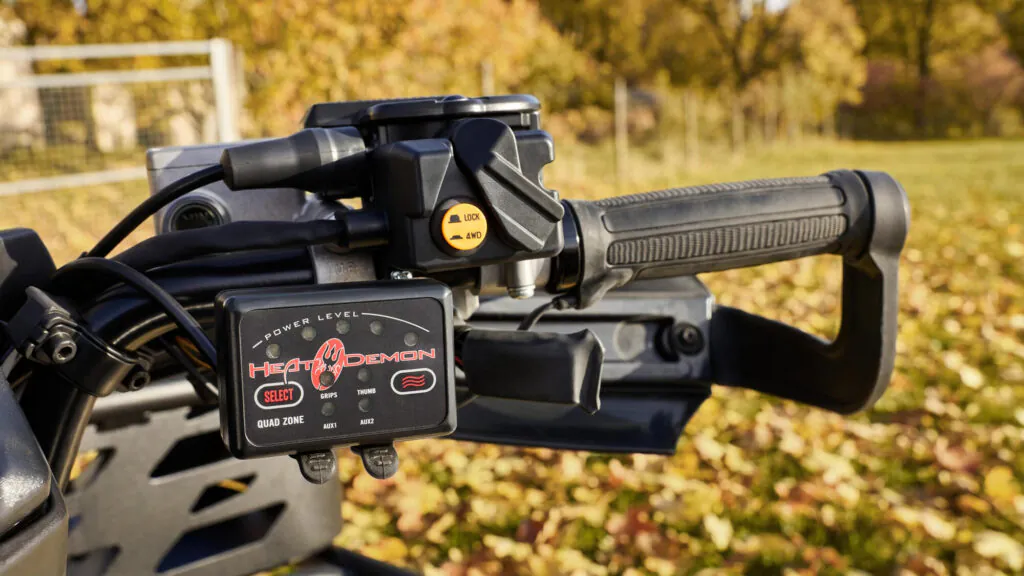 Napęd na 2 koła/4 koła/blokada mechanizmu różnicowego na żądanie