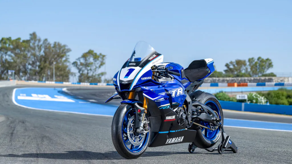 Nowa owiewka GYTR z aerodynamicznymi skrzydełkami inspirowanymi maszyną z MotoGP