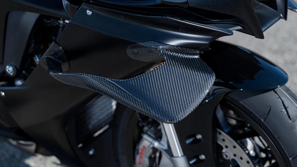 Nowe aerodynamiczne skrzydełka zwiększające docisk inspirowane stylem MotoGP