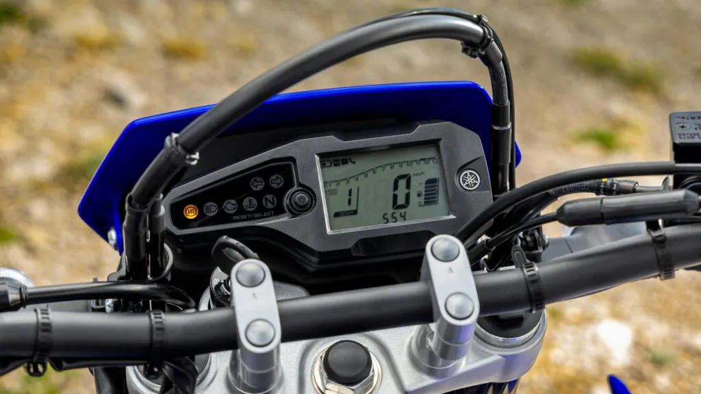 Wielofunkcyjny wyświetlacz LCD