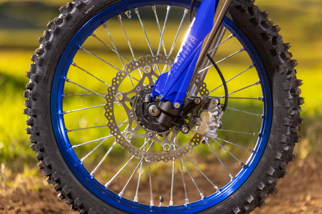 Wydajny przedni hamulec z modelu YZ250F